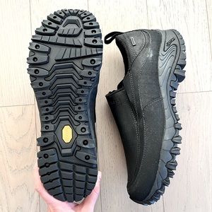 BRAND NEW Merrill Men's Adventure Moab slip on shoe with vibrant sole, size 12